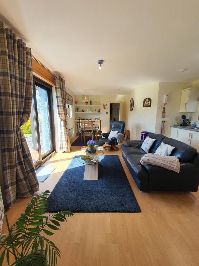 Lindas Retreats Self Catering Accommodation 1 Bedroom Cottage Or 3 Bedroom House Tomintoul Exteriör bild