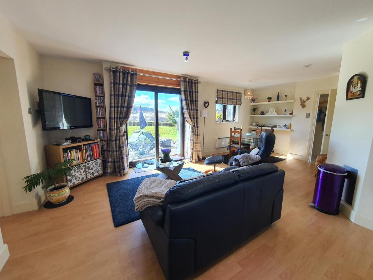 Lindas Retreats Self Catering Accommodation 1 Bedroom Cottage Or 3 Bedroom House Tomintoul Exteriör bild