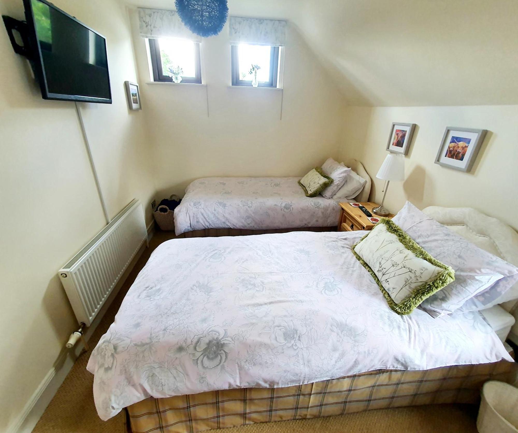 Lindas Retreats Self Catering Accommodation 1 Bedroom Cottage Or 3 Bedroom House Tomintoul Exteriör bild