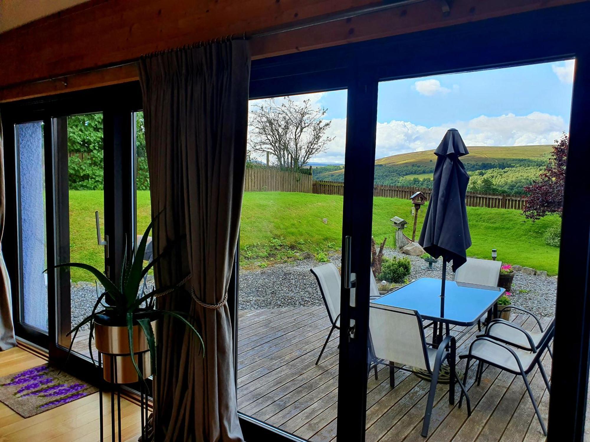 Lindas Retreats Self Catering Accommodation 1 Bedroom Cottage Or 3 Bedroom House Tomintoul Exteriör bild
