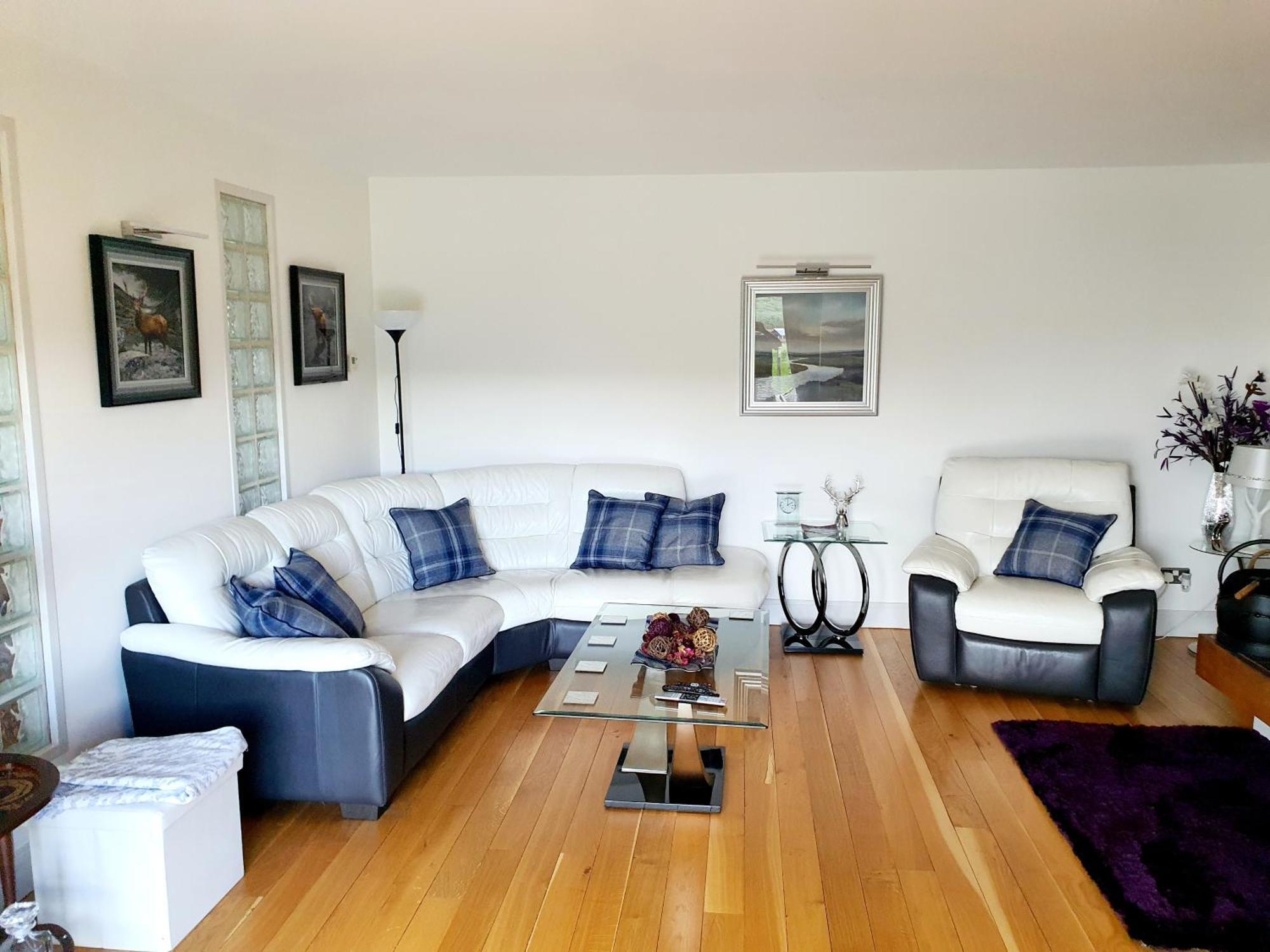 Lindas Retreats Self Catering Accommodation 1 Bedroom Cottage Or 3 Bedroom House Tomintoul Exteriör bild